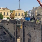 Material is lowered over Ronda's Puente Nuevo.