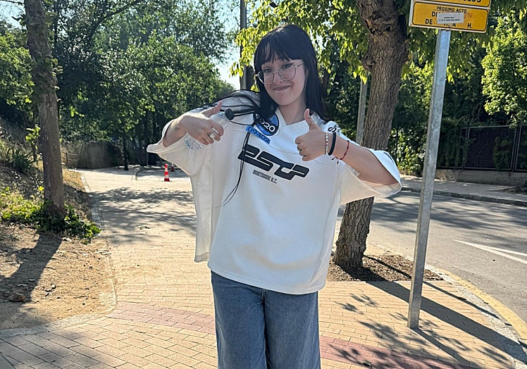 Another photo of Irene Molina, on her trip to Madrid for the OT casting.