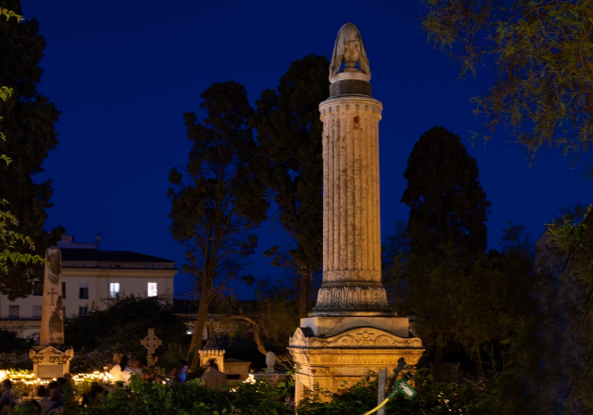 Cultural nights take place in the cemetery gardens.