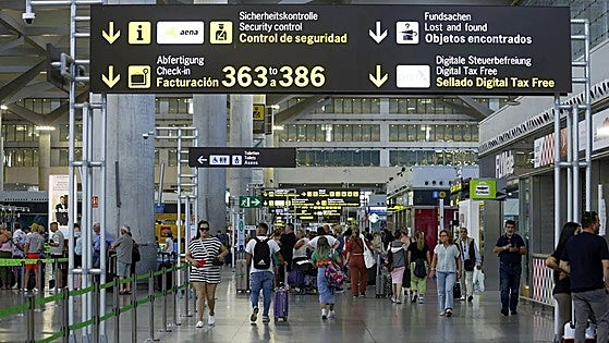 Almost 70 members of criminal gang arrested for stealing from airport shops across Spain, including Malaga