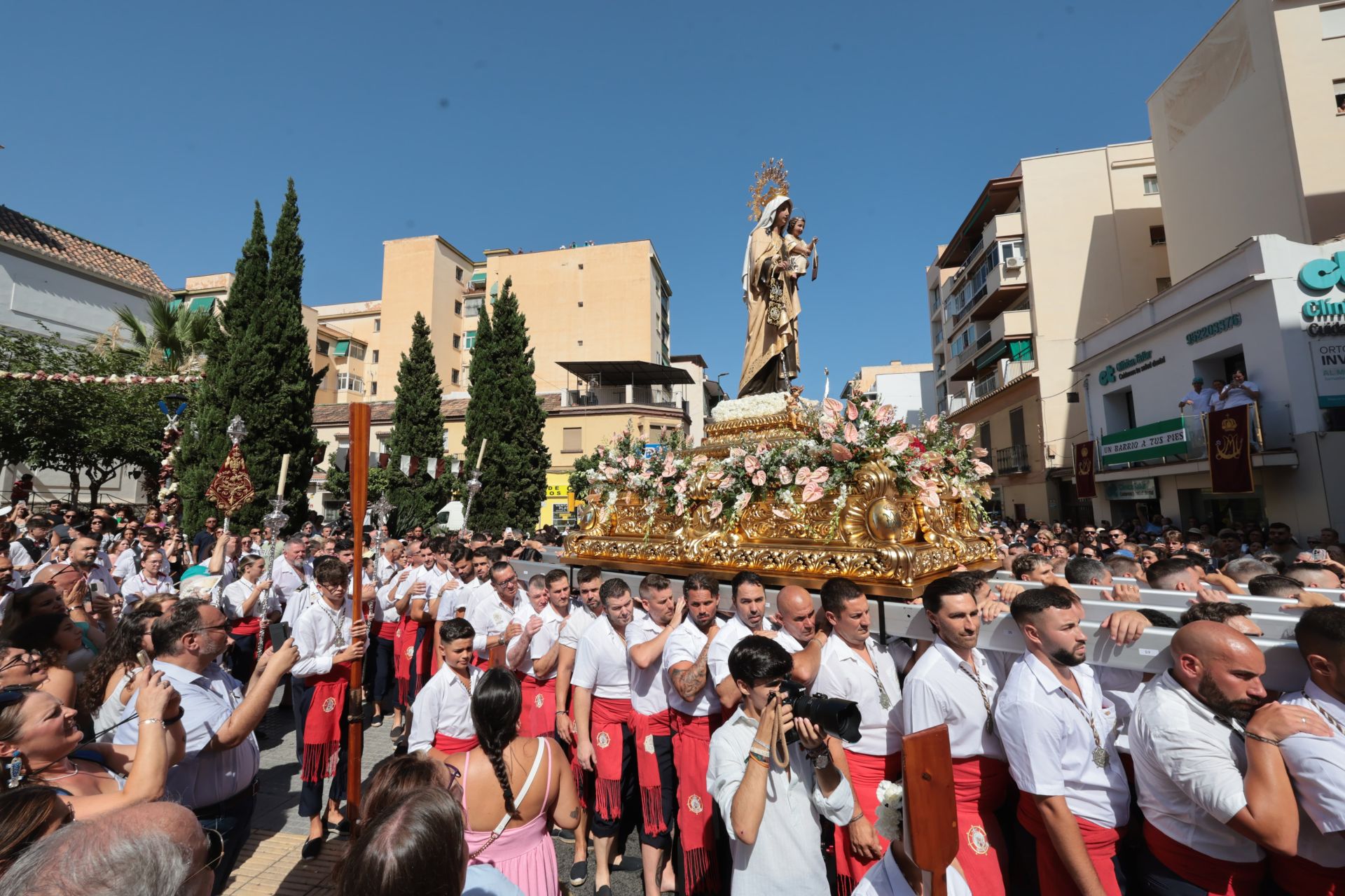 Inicio de la procesión de la Virgen en El Palo