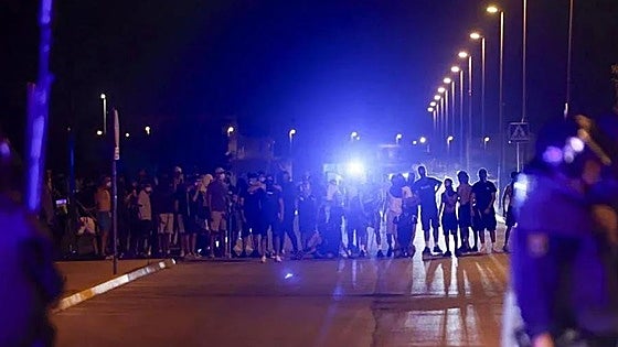 Spanish government accuses far-right Vox party of 'inciting hatred' in Murcia and warns that violence could spread