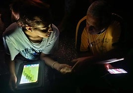 People in Spain without electricity during the national power blackout on 28 April.