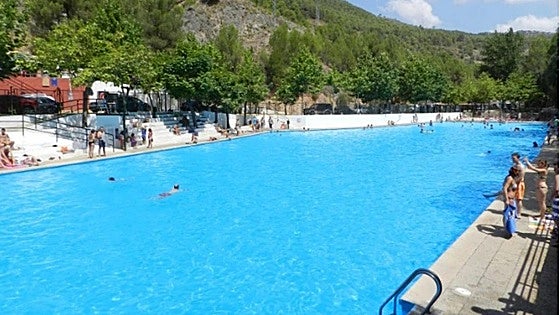 Europe's biggest swimming pool is in Andalucía with a 1,200-person-plus capacity