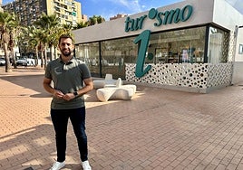Councillor Ponce outside the tourist office in Fuengirola.