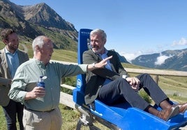 President of the regional government of Aragon, Jorge Azcón, on one of the sleds destined for the Panticosa alpine coaster ride.