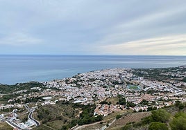 Panormaic view of Nerja with Fuente de Badén residential area in the foreground.
