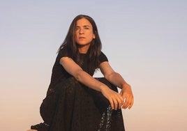 Alessandra García turns the beaches of the Costa del Sol into her stage