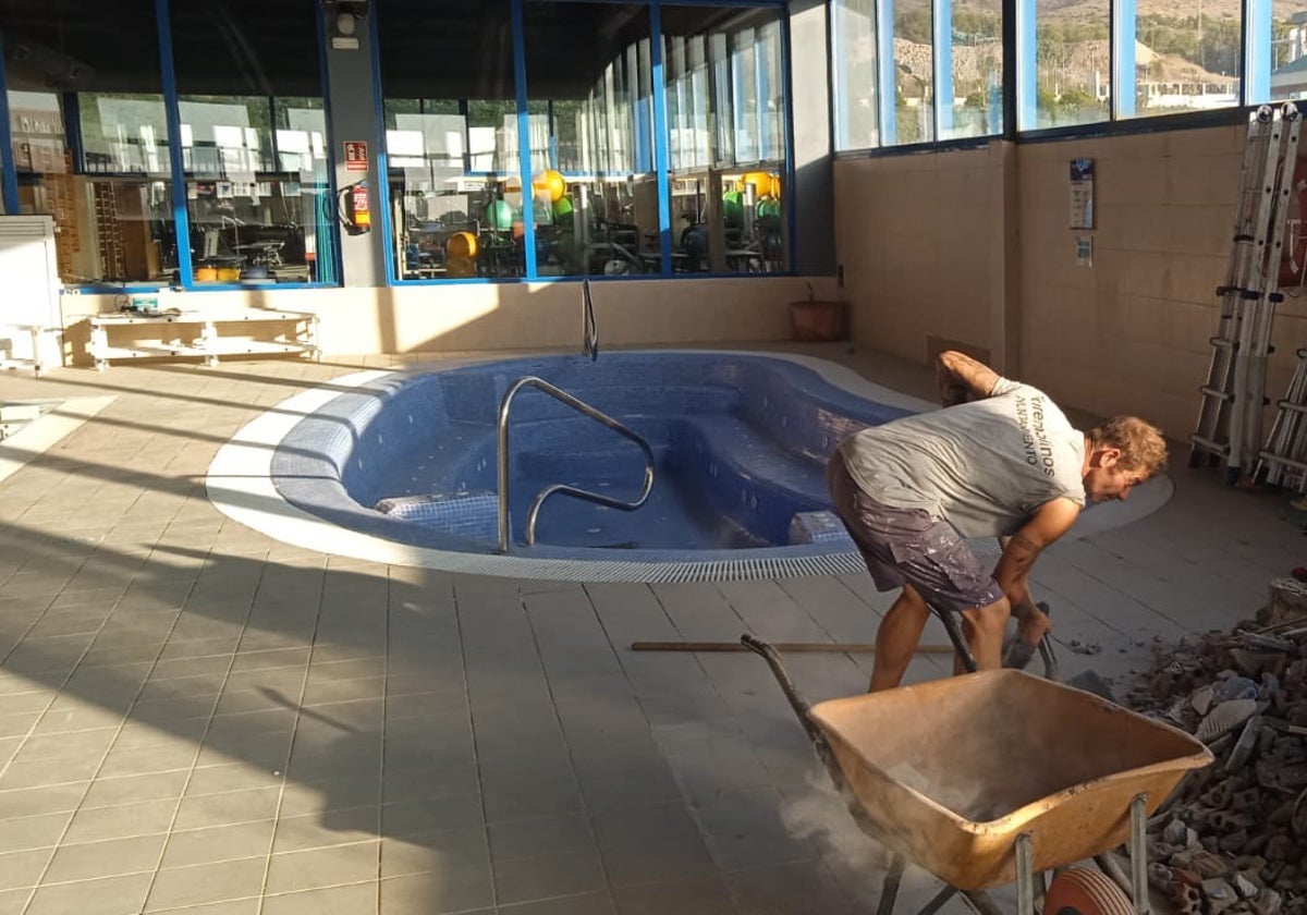 Maintenance work gets underway in the municipal swimming pools.