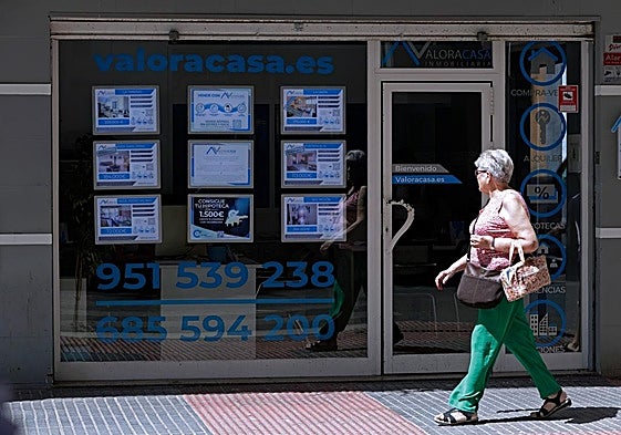 Prices on display at Malaga's real estate agencies still show an upward trend.