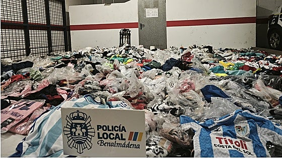 Two popular holiday resorts unite to tackle illegal street trading on the Costa del Sol