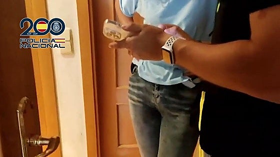 High-end mobile phone trafficking ring smashed with one person arrested on Costa del Sol