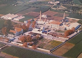Aerial view of the Torre del Mar sugar cane factory.