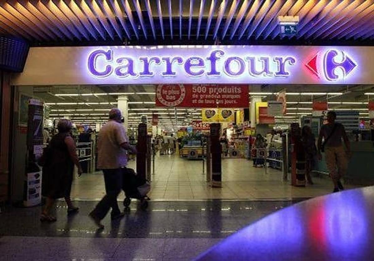 Carrefour worker buys cakes for his colleagues to mark his birthday and ends up fired: he must now be reinstated or compensated with 105,000 euros