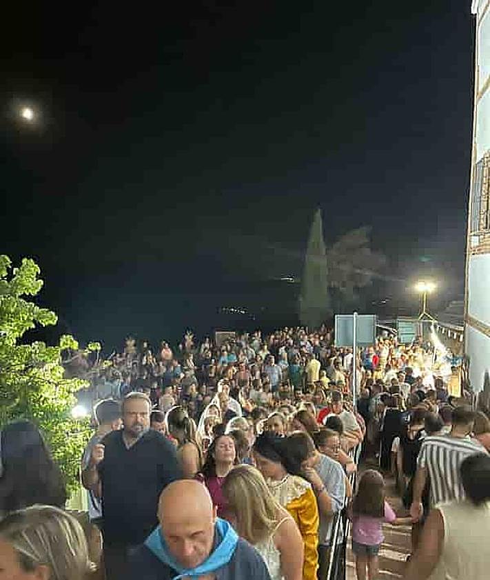 Imagen secundaria 2 - View from Archidona's castle (top), rafting on the Genil and the nocturnal pilgrimage in Archidona