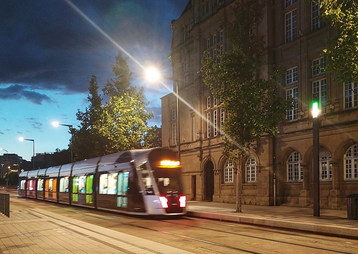 Imagen secundaria 1 - Wanderng at night.