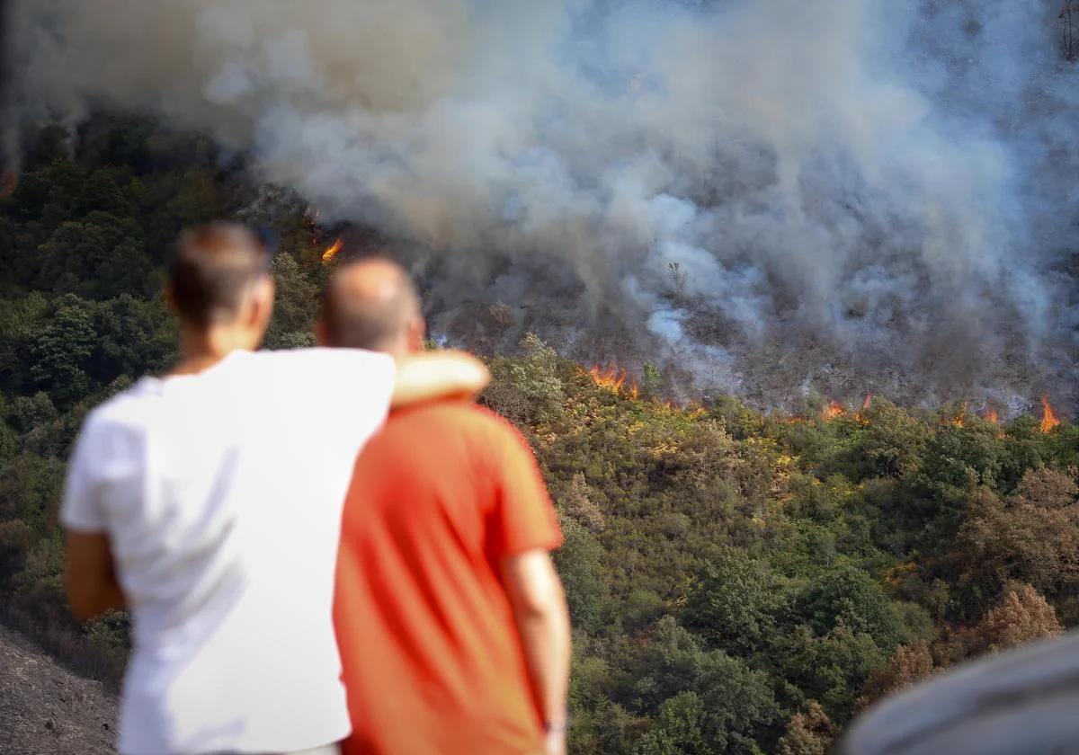Spain faces another critical day as thousands of troops continue battling widespread forest fires