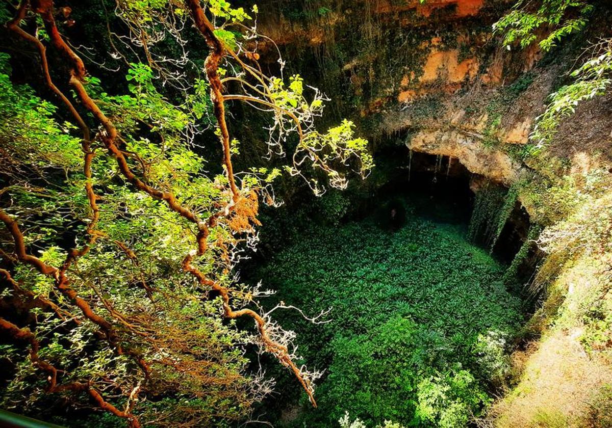 Young woman dies after plunging into natural tourist attraction sink hole in Spain