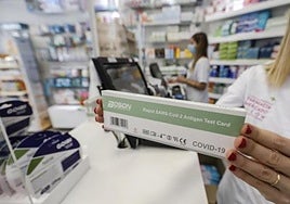 Coronavirus tests are once again a popular product in Malaga province pharmacies.