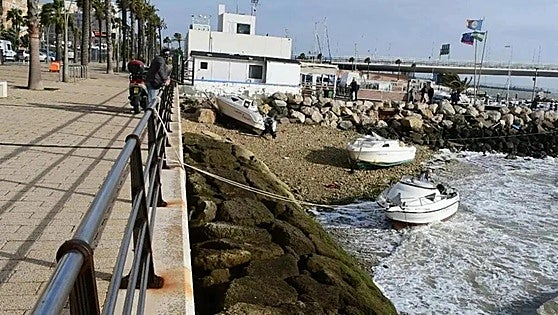 Angler dies after being crushed by large rock on a breakwater in southern Spain
