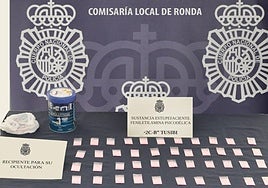 Two people carrying 43 doses of pink cocaine arrested during random vehicle check in Ronda
