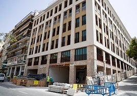 View of the ME Málaga hotel building, which is now free of scaffolding.