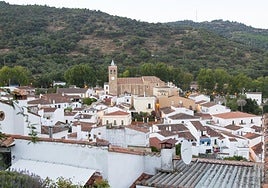 The town of Aracena perfectly preserves its rural essence.