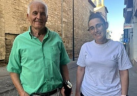 Tomás and Rosario, reunited after the wallet was returned.