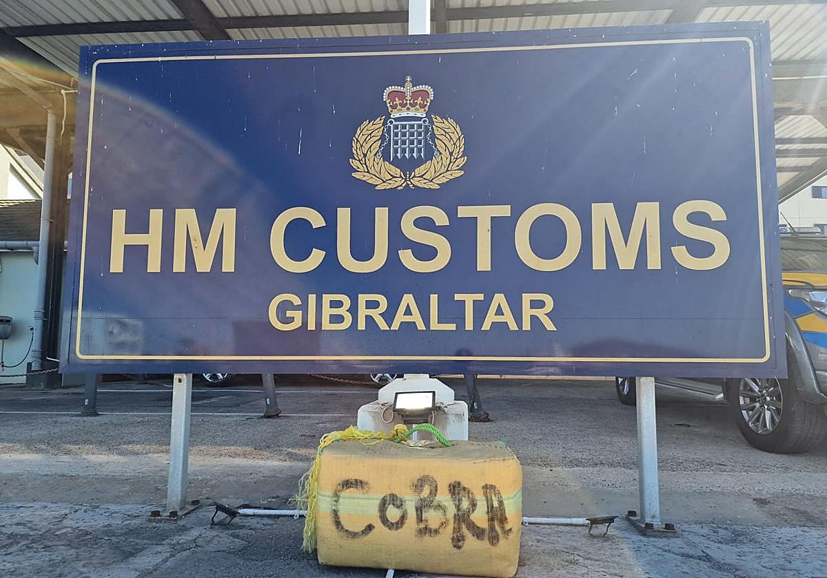 HM Customs in Gibraltar seizes 40 kilos of cannabis in territorial waters