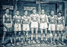Spain's team in 1935.