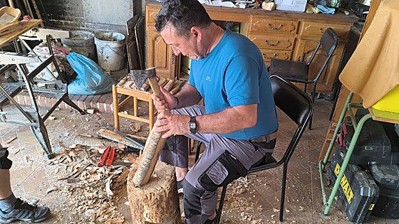The Serranía de Ronda craftsman who carves wooden spoons from tree prunings and forest fire debris