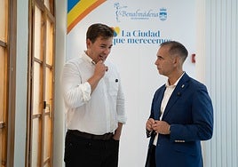 The finance councillor with the mayor, Juan Antonio Lara.