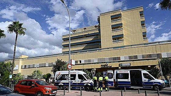 Three people injured, including two children, in accident that forced closure of A-7 motorway on Costa del Sol