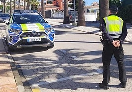 Couple arrested for attempted squatting after being caught breaking into a property in Mijas