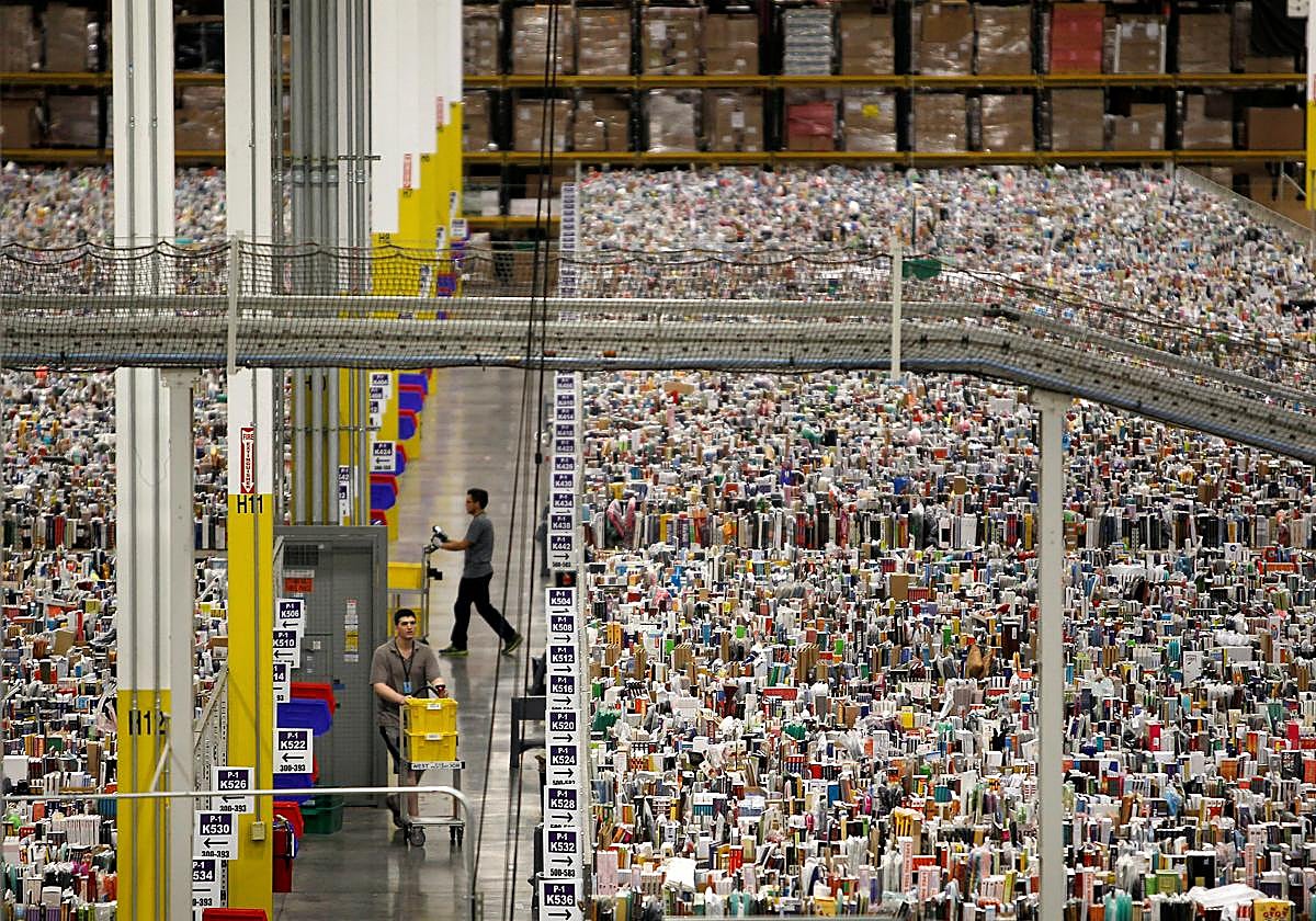 Warehouse for online deliveries headquarters