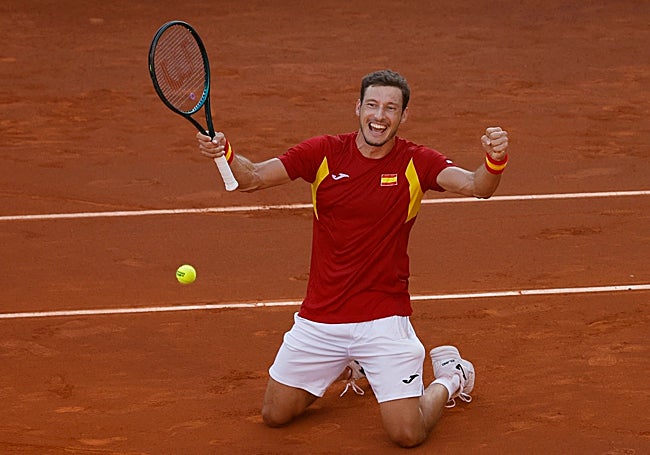 Carreño after winning the decider.