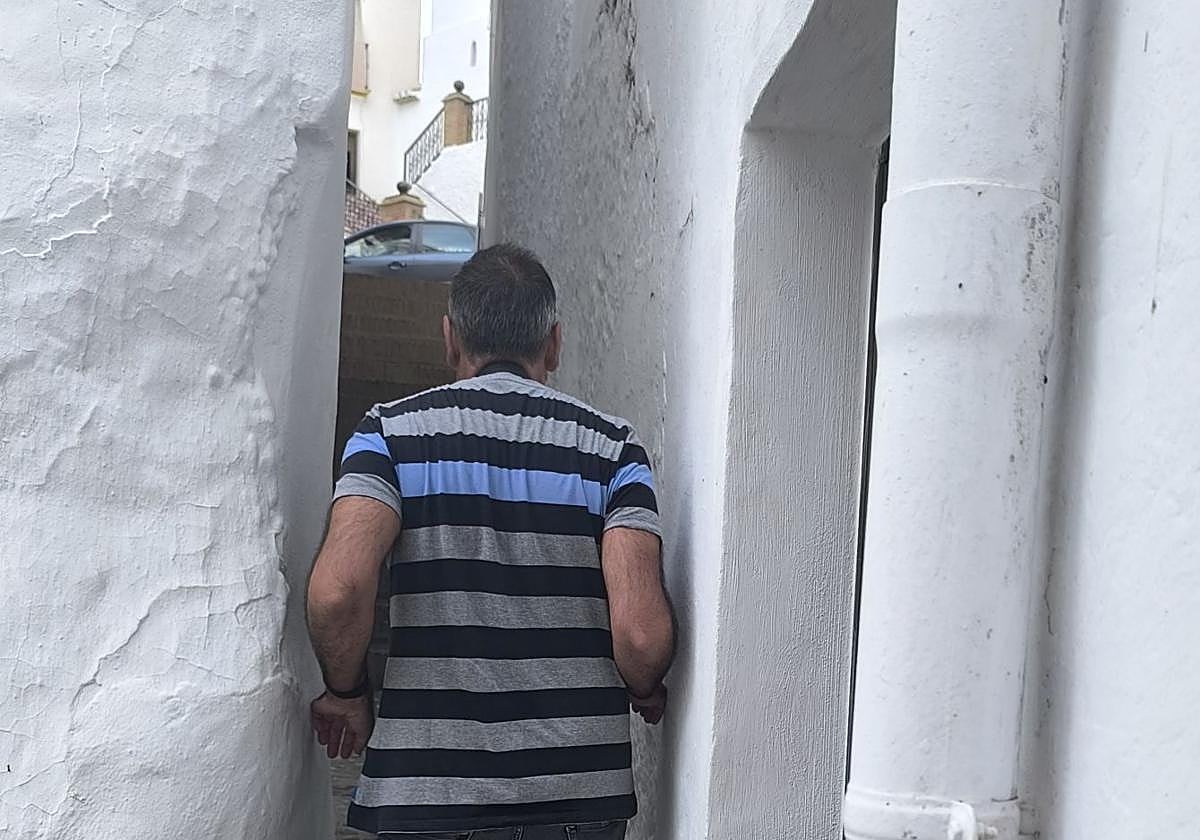 It is one of the narrowest alleys in Andalucía.