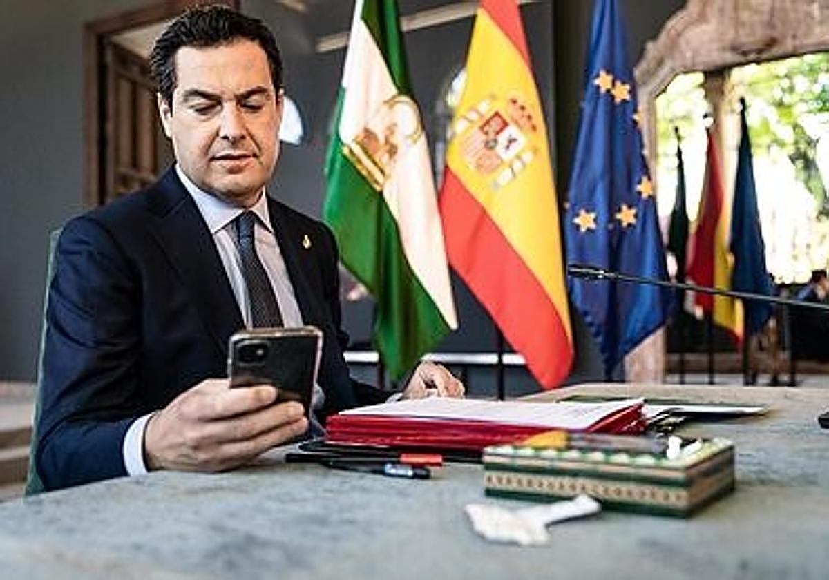 Watch as head of Junta de Andalucía makes debut on TikTok