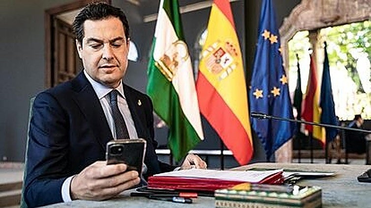 Watch as head of Junta de Andalucía makes debut on TikTok