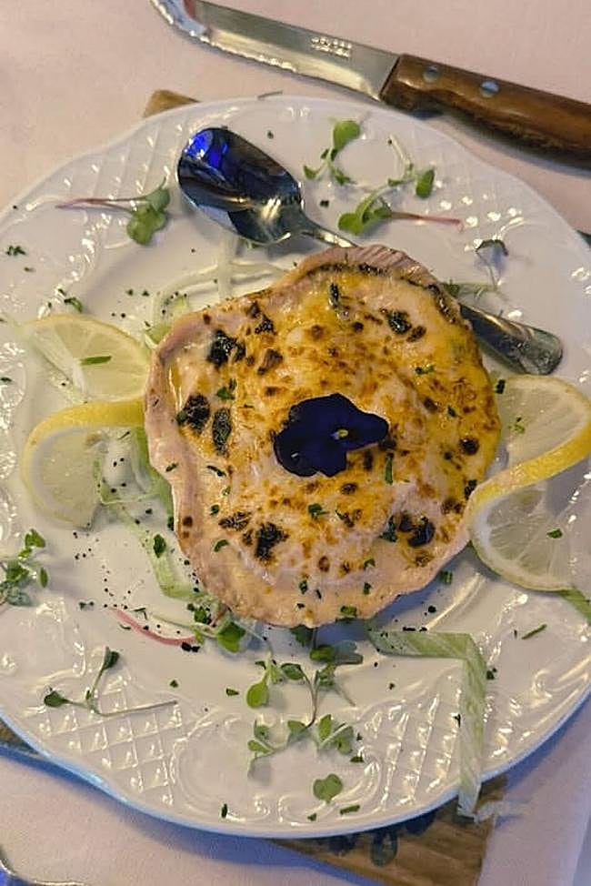 Seafood au gratin shell.
