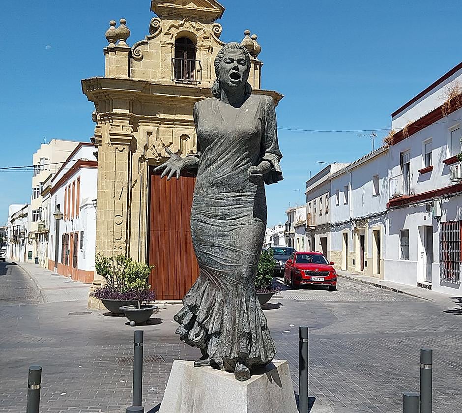 Statue of La Paquera de Jerez in the San Miguel district.