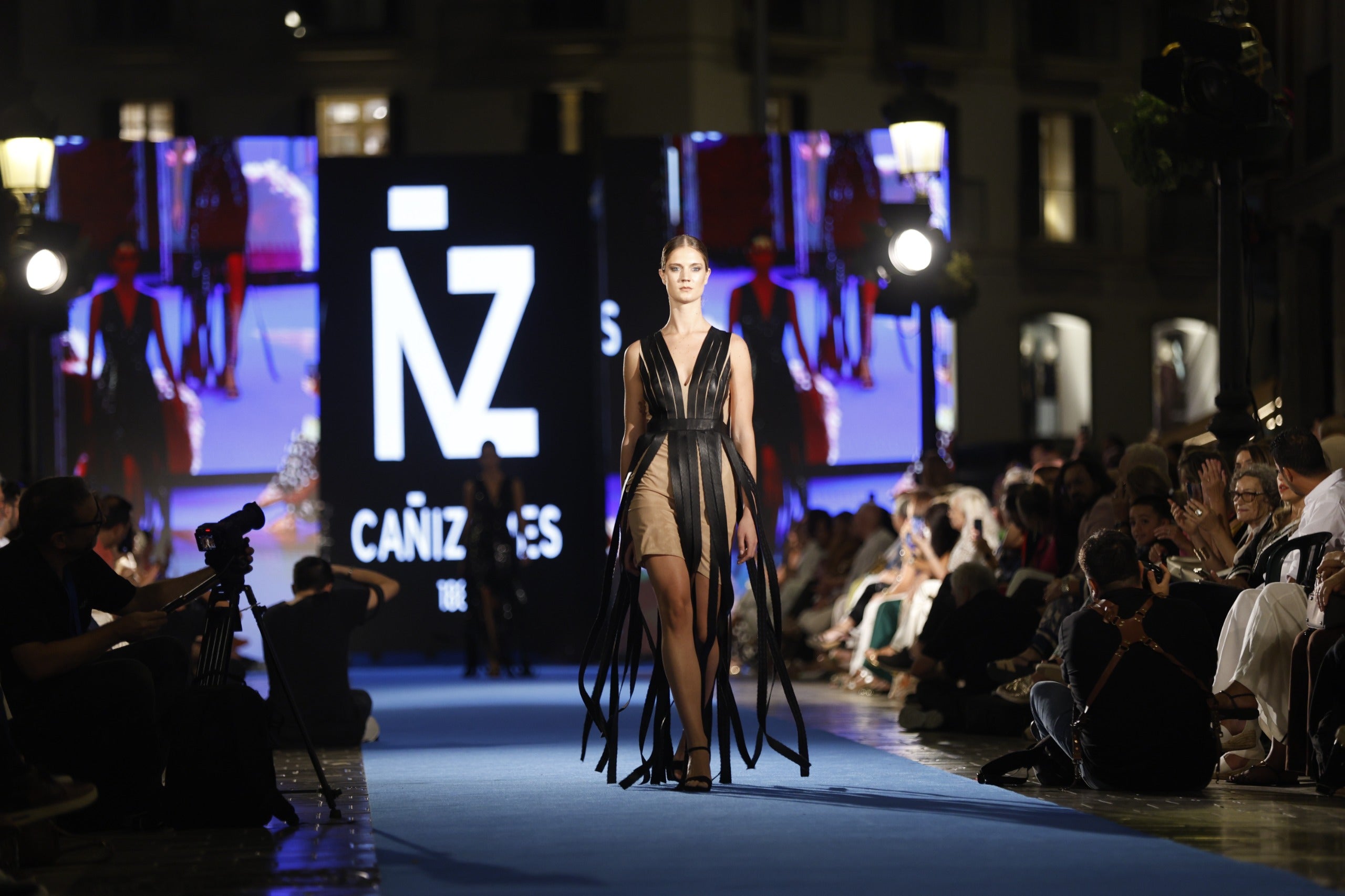 Desfile de Ñz Cañizares en la Pasarela Larios.