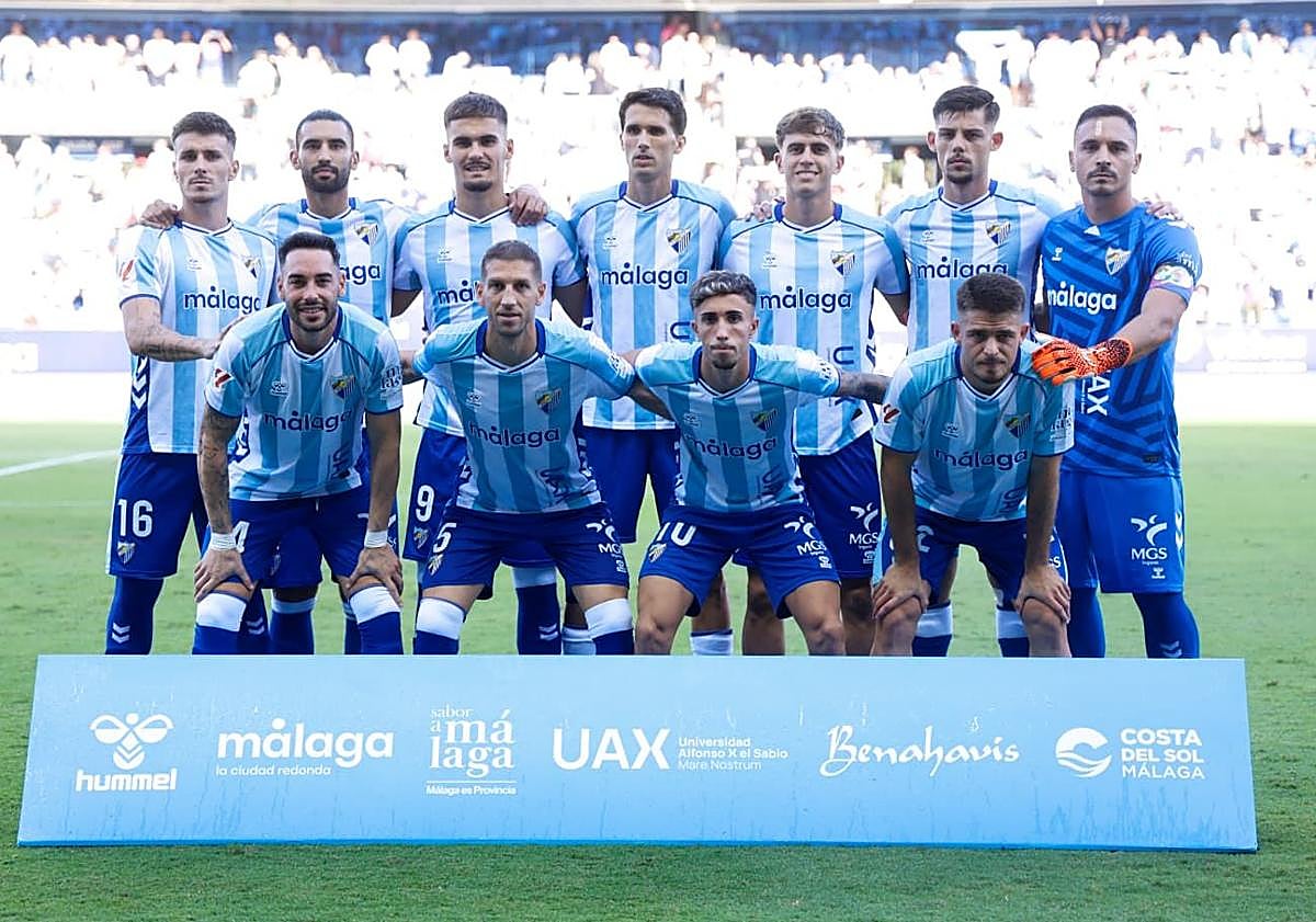 Imagen principal - Malaga CF suffer derby heartbreak as early strike deepens league slump
