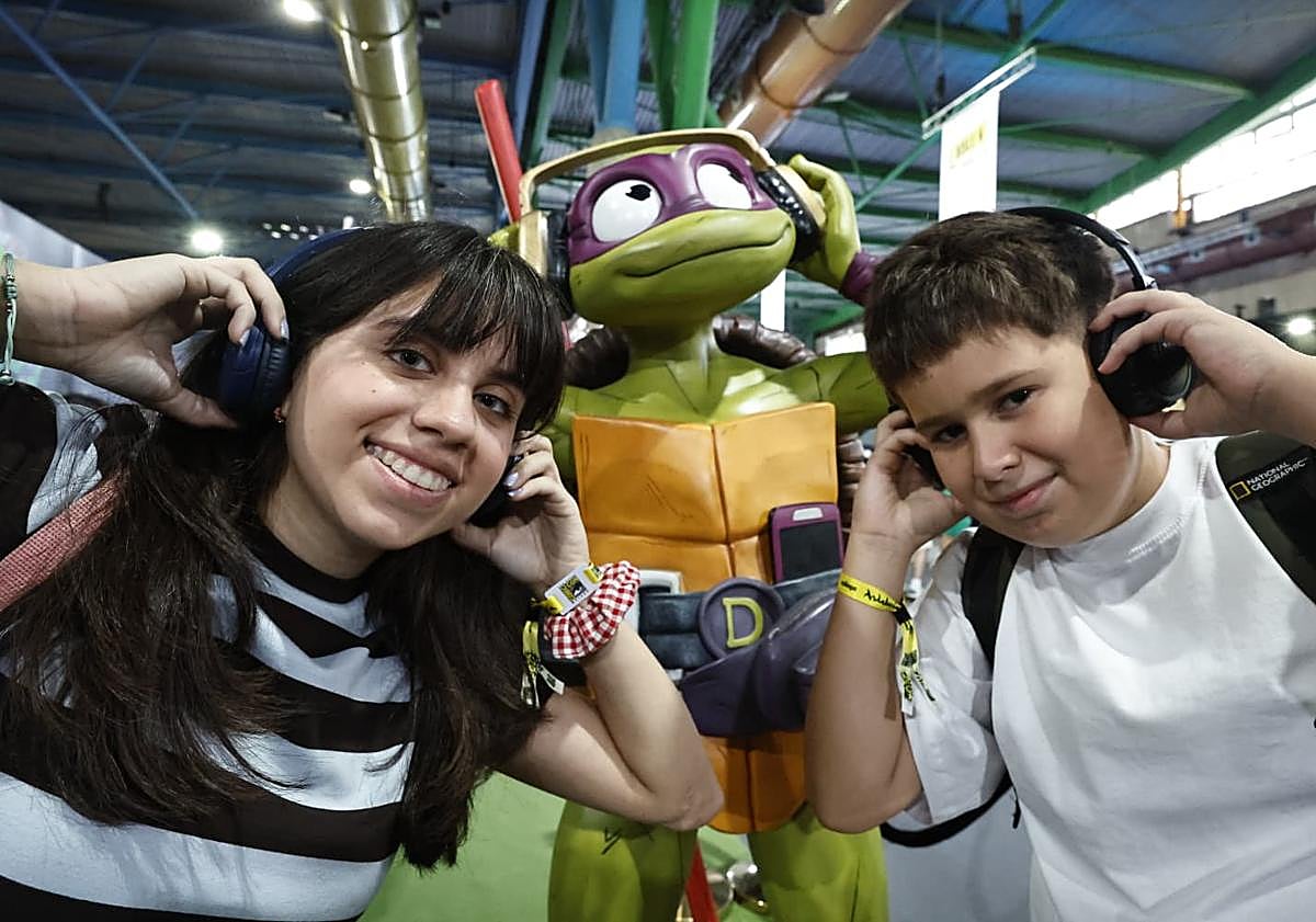 Imagen principal - Early arrivals at San Diego Comic-Con Málaga.