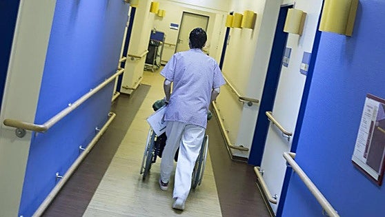 Nursing home ordered to pay family 80,000 euros after elderly mother dies of 'neglect'