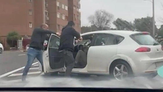 Police officer investigated after shooting and killing suspected drug dealer in middle of Madrid street