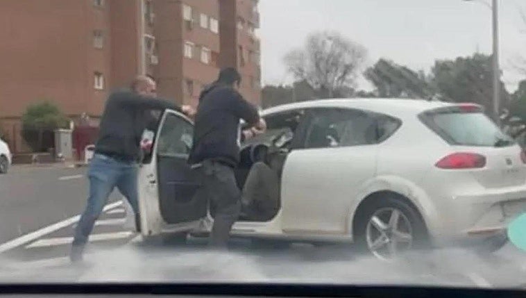 Police officer investigated after shooting and killing suspected drug dealer in middle of Madrid street