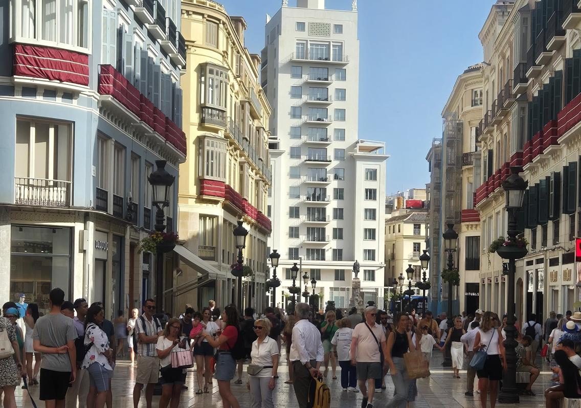 Imagen después - Calle Larios was pedestrianised in 2002.