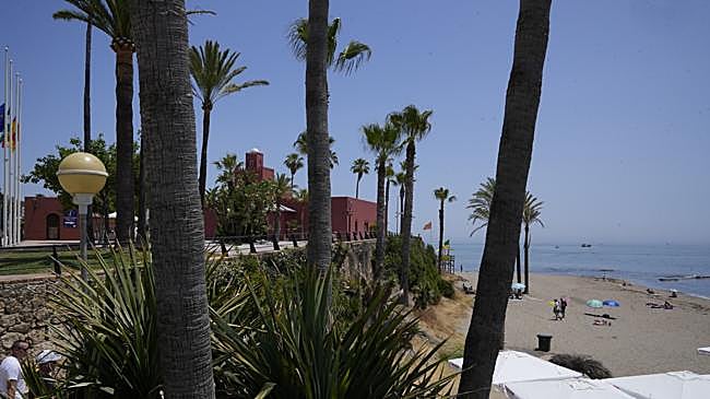 Imagen después - The iconic view of Bil Bil castle has remained virtually unchanged over the last 40 years.