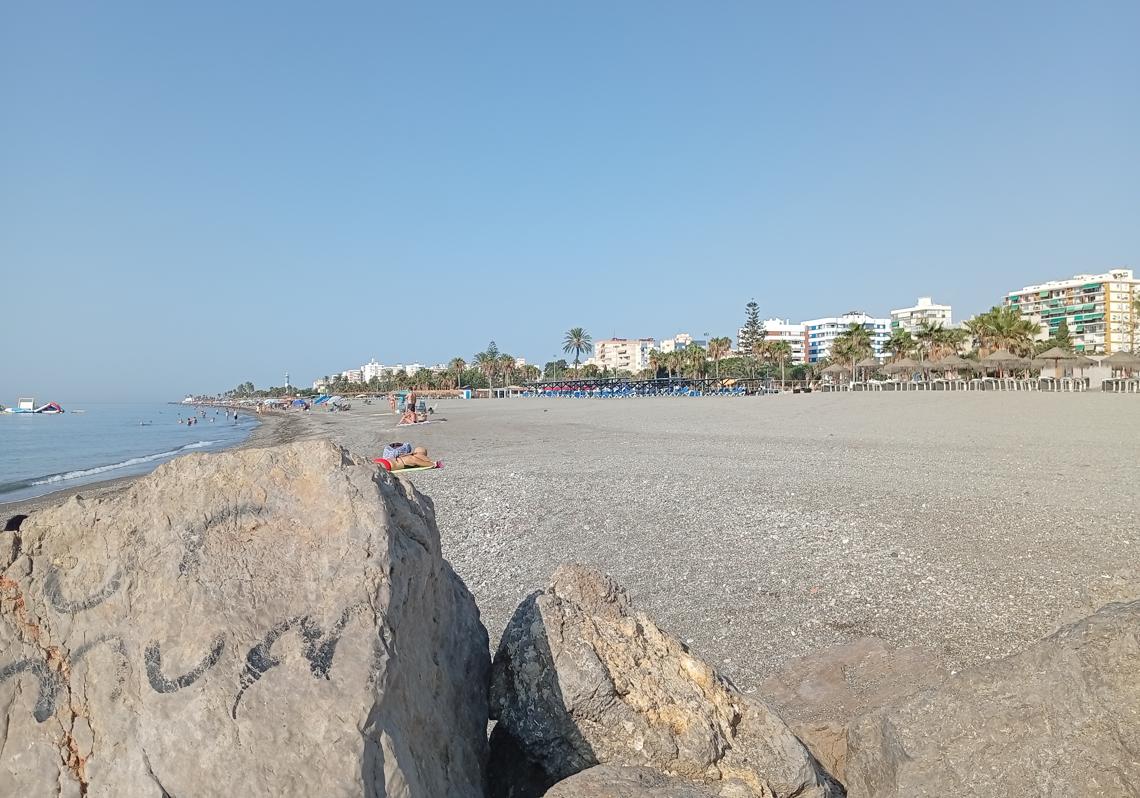 Imagen después - Building along the promenade was completed in the 1980's